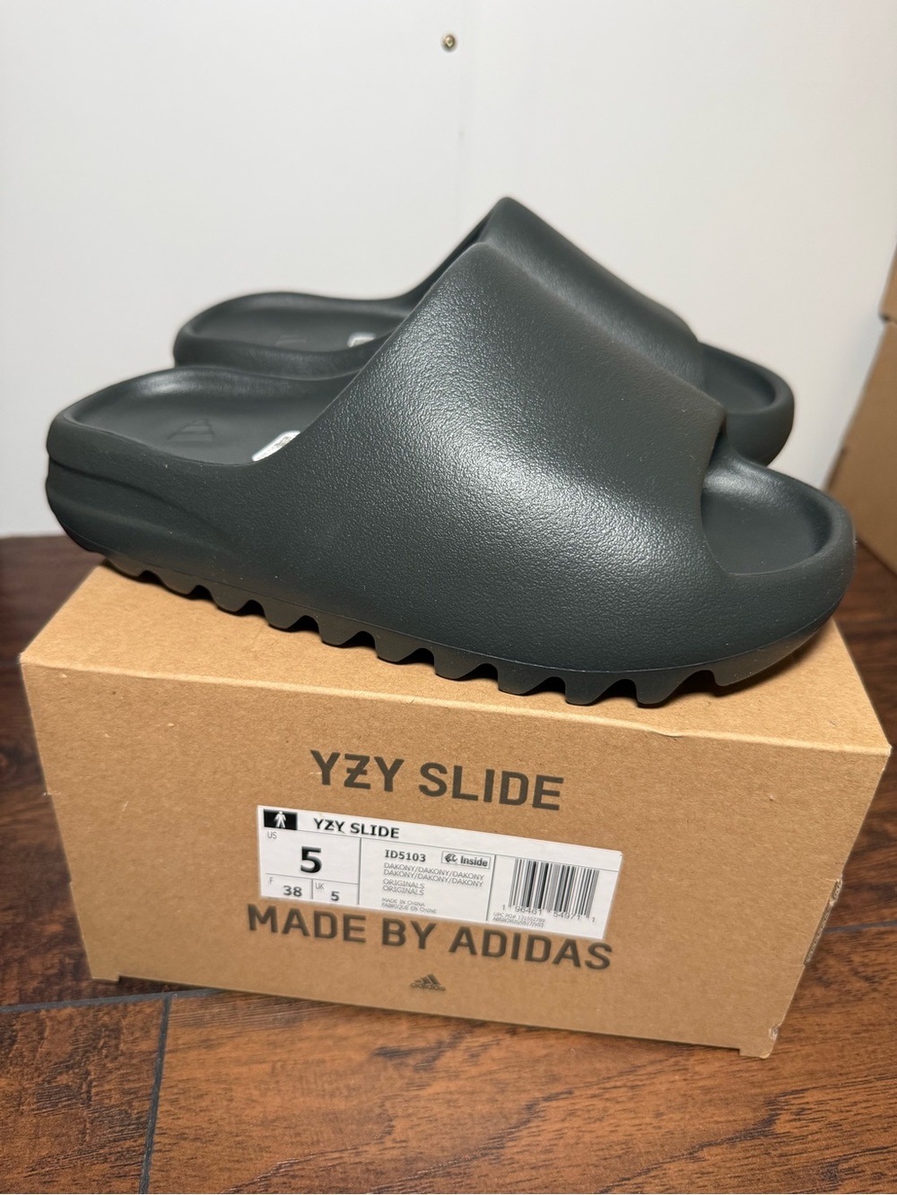 adidas YZY Slide Kids' Slides in Dark Grey
